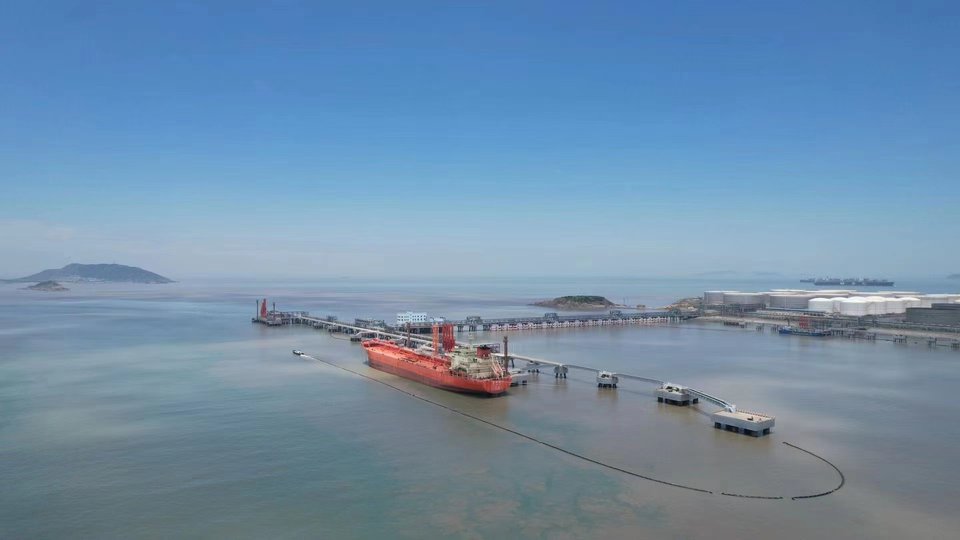 我司参与黄泽山油库石油中转码头海上溢油应急演练